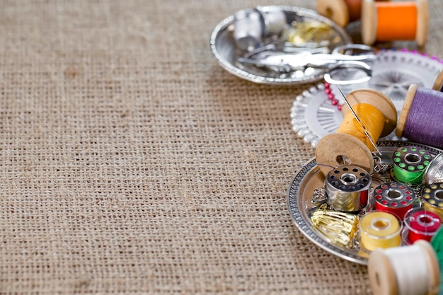 warsztat haftu z narzędziami